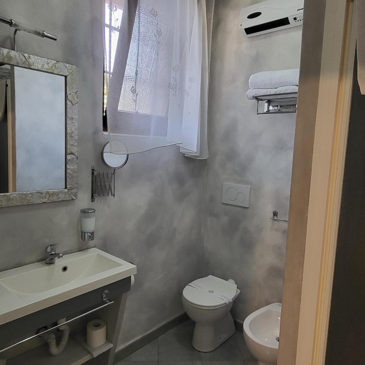 Illuvia 2 Affitta Camere Cornaredo Buitenkant foto